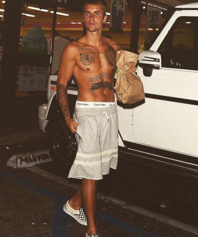 Джастин Бибер жалаңаш суреттері