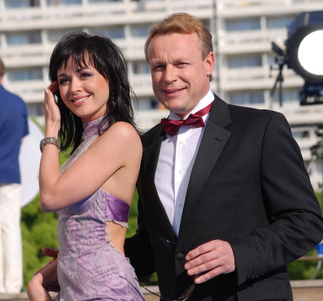 Qalin oyoqli ayollar porno Qoqiladigan dildo porno tomosha